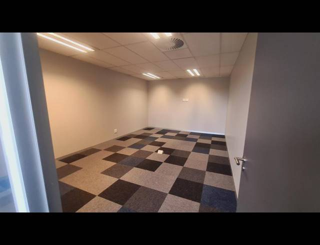 BUSINESS PROPERTY TO RENT IN MENLYN